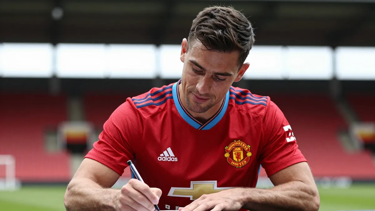 Manchester United Transfer Update: Completed Deals and Summer Signings