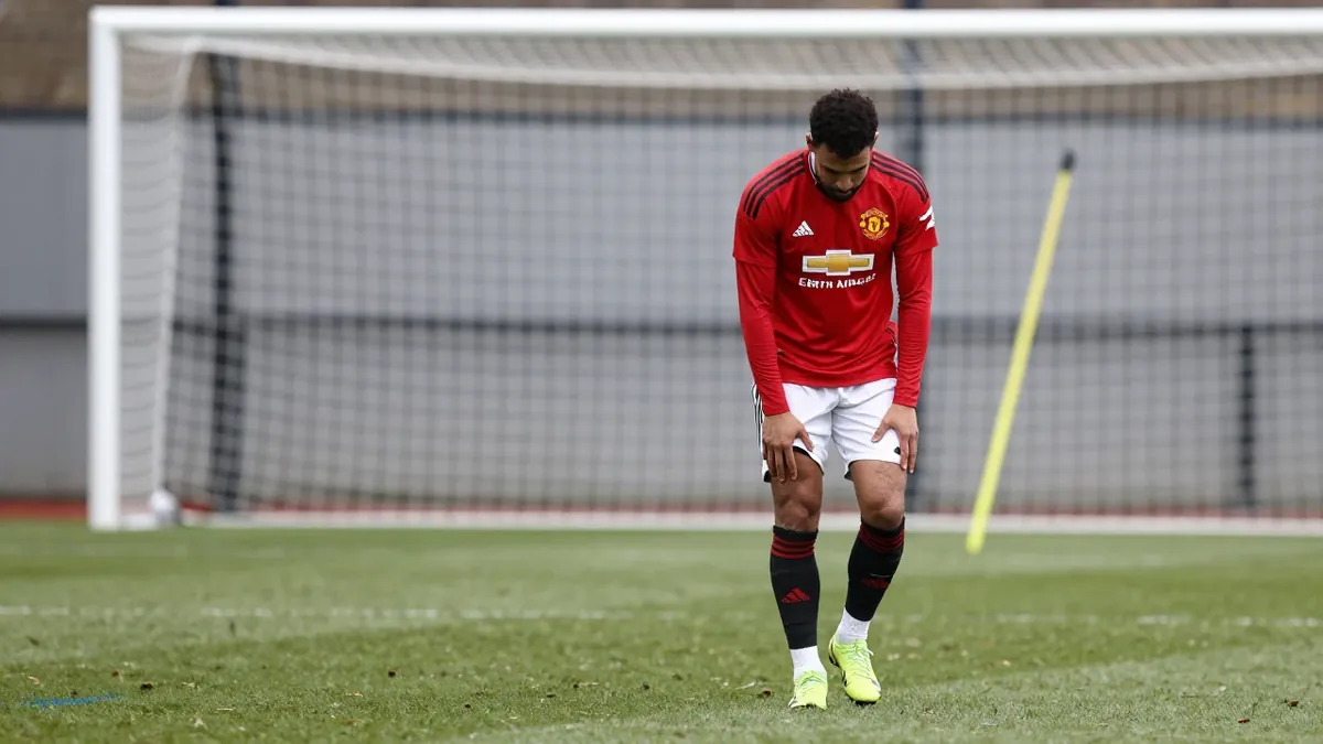 Gary Neville criticised Manchester United's effort levels after a 1-1 draw with Fulham extended their winless run to five...