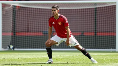 Manchester United have confirmed the departure of left-back Tyrell Malacia, who has signed a contract with MLS side FC...