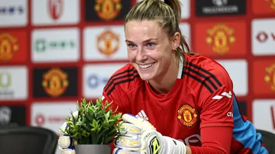 Janina Leitzig: Manchester United’s New Goalkeeper Finds Solace in Gardening