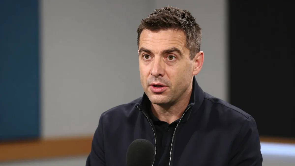 Andy Mitten hosts a live Manchester United Q&A on The Athletic, covering the Champions League return and the team's...
