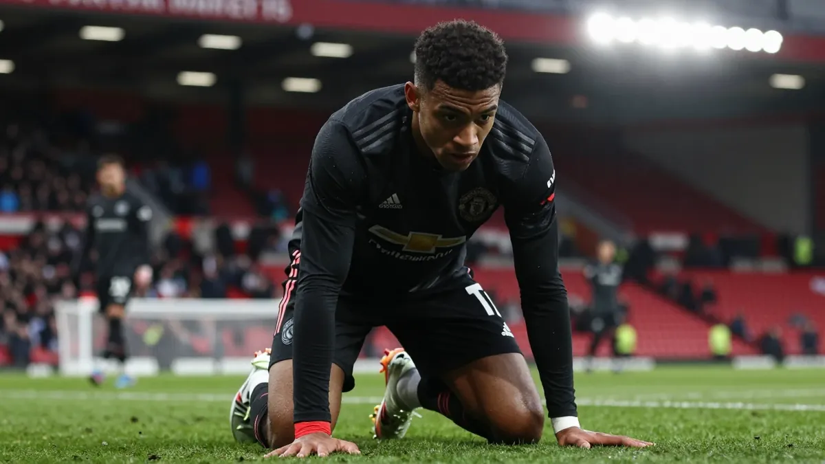 Manchester United suffered a 2-0 defeat to promoted side Hull City, with both goals coming from set-pieces by Semi Ajayi...