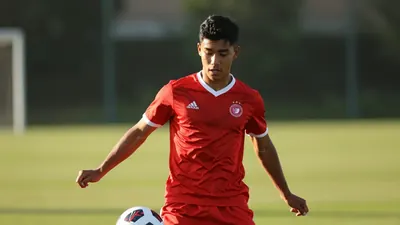 Manchester United turned down a late offer from Everton for striker Joshua Zirkzee, while also failing to secure a...