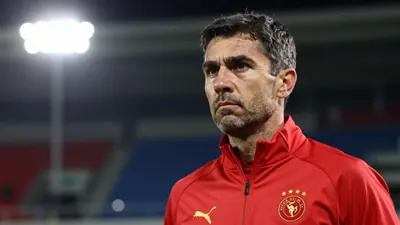 Manchester United head coach Michael Carrick has hit back at suggestions his players lacked passion following their 2-0...