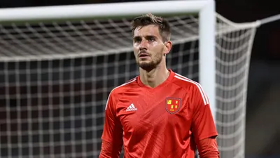 Manchester United goalkeeper Altay Bayindir set for Celta Vigo move