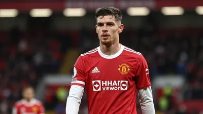 Manchester United's Title Hopes Face Pressure from Rivals