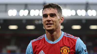 Manchester United Battle to Draw with PSG in Pre-Season Friendly